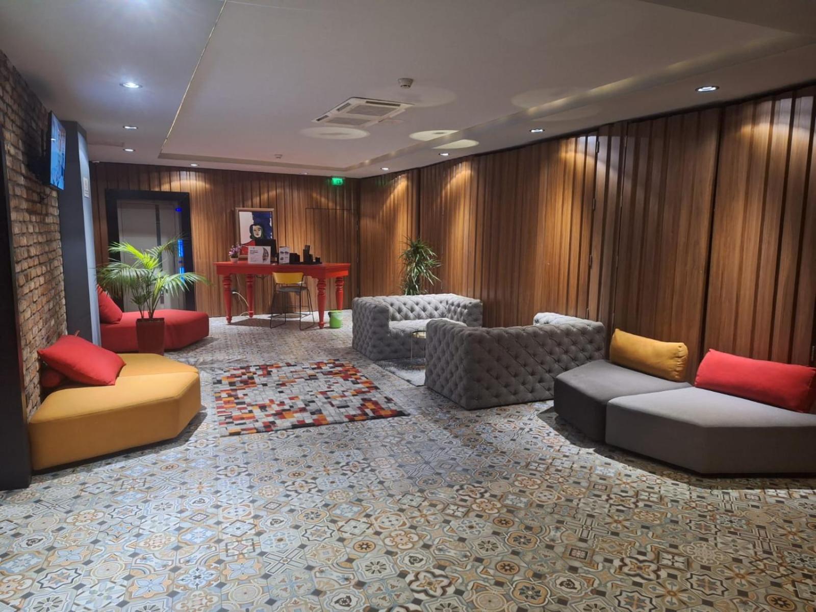 Hotel Next Door Park
