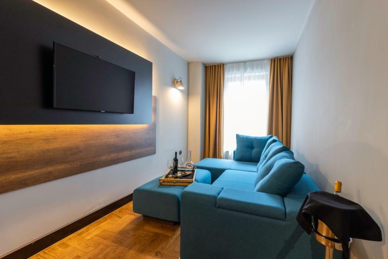 Next Door Park 4*