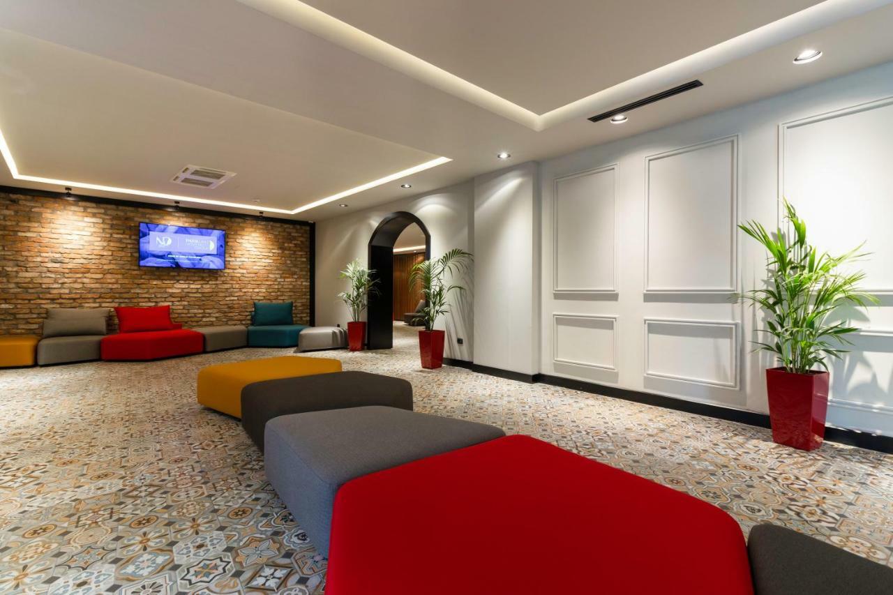 Next Door Park Hotel